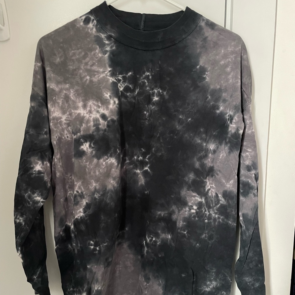Free People Tie Dye Longsleeve T-shirt. Oversized size Small. Lightweight.